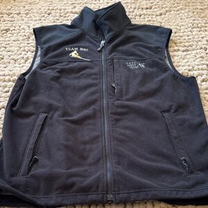 Mountain Hardwear men’s Large Black Softshell Vest with Embroidered Logos